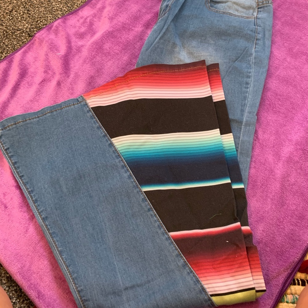 Super Flare Sarape detailed jeans.